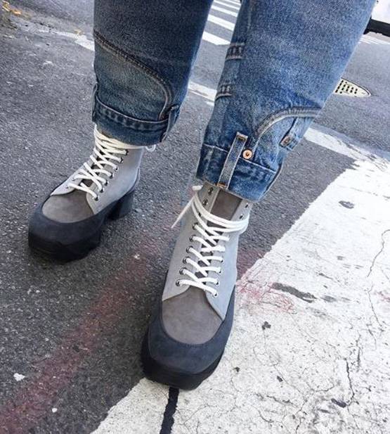 जेब होगी नीचे, अब चला उल्टी जींस का अनोखा फैशन