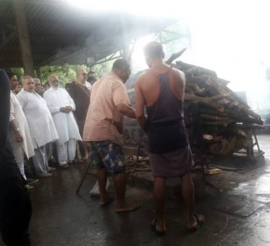 Photos: डॉ. हाथी को आखि‍री विदाई देने पहुंचे टीवी के ये सितारे