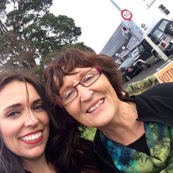 न्यूजीलैंड की PM बेटी को जन्म देकर लौटीं, अब पति संभालेंगे घर