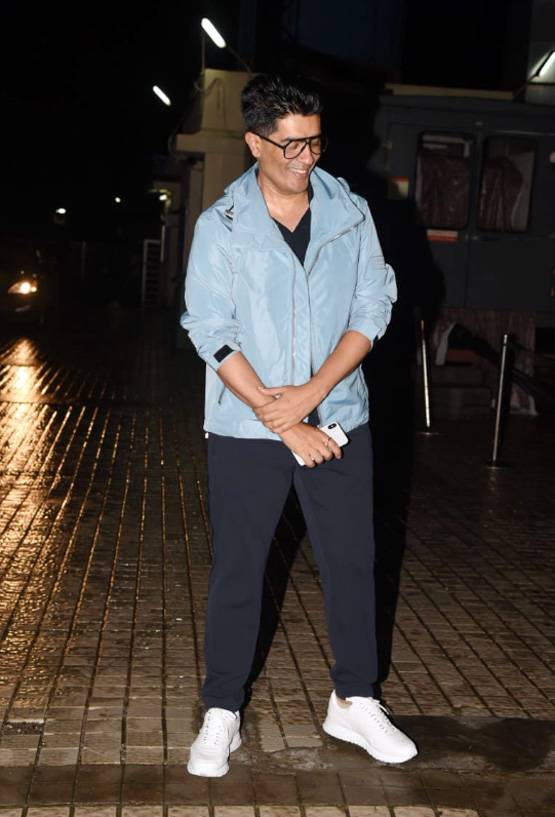 धड़क की स्क्रीन‍िंग पर पहुंचा कपूर परिवार, सोनम ने द‍िया First Review