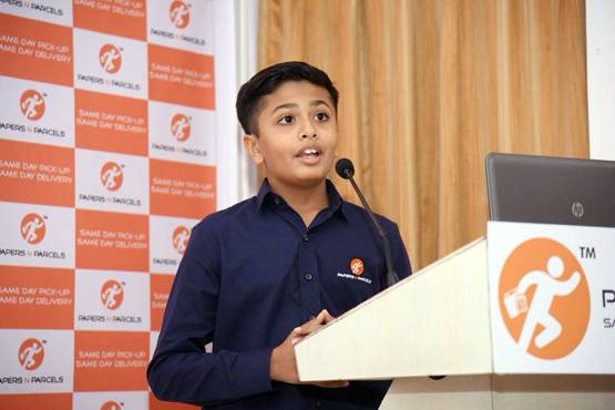 13 साल के बच्चे ने मुंबई के डिब्बेवालों के साथ शुरू किया बिजनेस