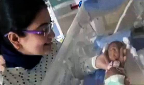 ये है भारत की सबसे छोटी बच्ची, वजन महज 375 ग्राम