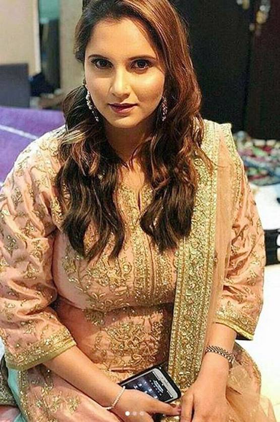 बेबी बंप के साथ सानिया ने दिया पोज, प्रेग्नेंसी में छाया स्टाइल