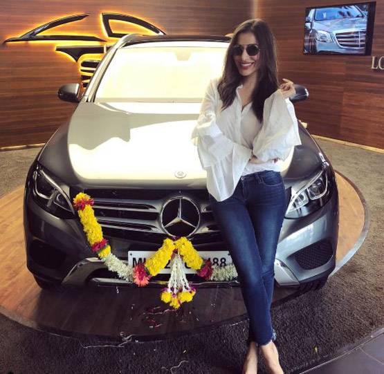 Bigg Boss व‍िनर शिल्पा शिंदे ने खरीदी कार, ये है कीमत