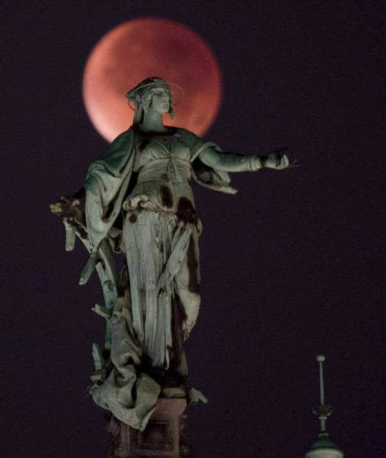 चंद्रग्रहण का डर दिखा कोलंबस ने लोगों को बनाया था 'उल्लू'