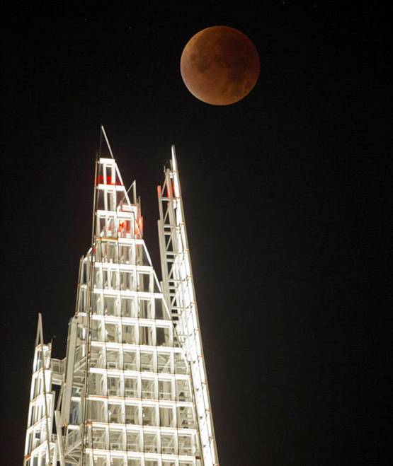 सदी का सबसे लंबा चंद्रग्रहण, जानें ग्रहण पर क्या कहता है इस्लाम?