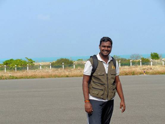 मिलिए इस IAS से, कभी गरीबी में बनाना पड़ा था साइकिल का पंक्चर