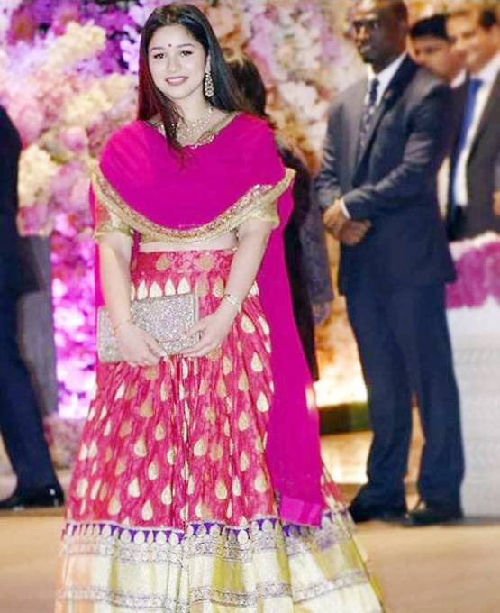 सचिन तेंदुलकर की बेटी सारा की तस्वीरें सोशल मीडिया पर वायरल