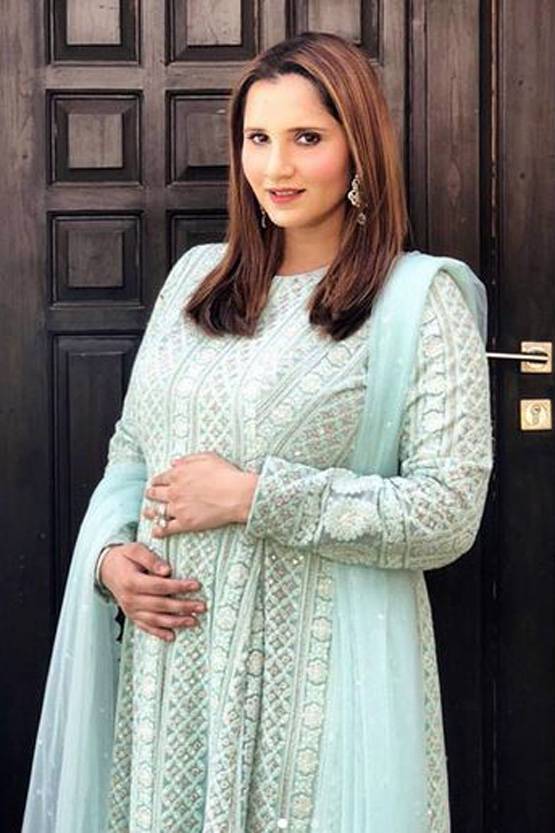 बेबी बंप के साथ सानिया ने दिया पोज, प्रेग्नेंसी में छाया स्टाइल