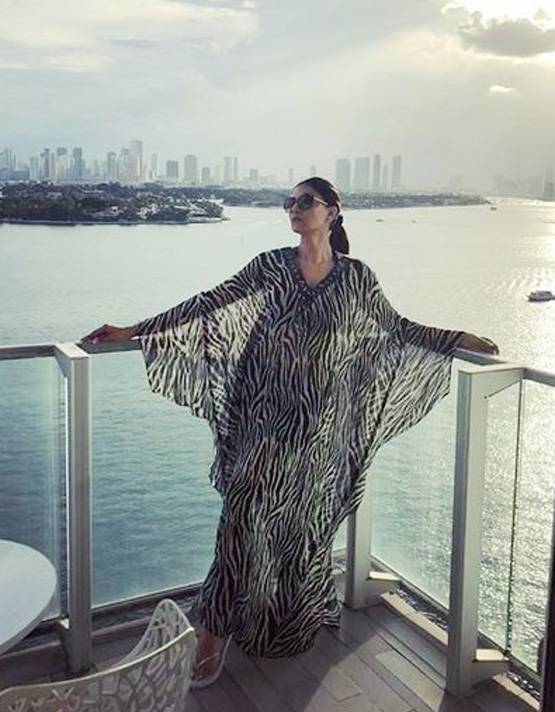 हॉलिडे पर सुष्मिता सेन, स्विमिंग पूल में बेटी संग शेयर की Photo