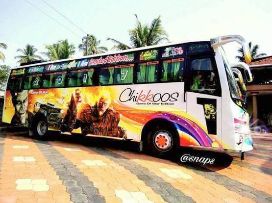 फनी PHOTOS: बस पर लगाई सनी लियोन और एडल्‍ट स्‍टार्स की तस्‍वीर