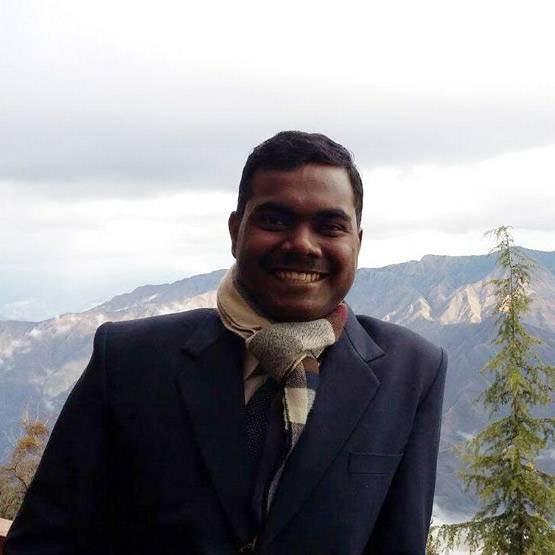 मिलिए इस IAS से, कभी गरीबी में बनाना पड़ा था साइकिल का पंक्चर