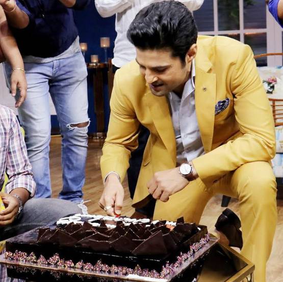 बिग बॉस के बाद भी अर्शी ने नहीं छोड़ा हितेन को तंग करना, दिखे साथ