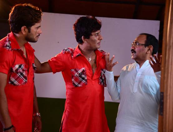 भोजपुरी फिल्मों में फिर धूम मचाएंगे ये IAS अफसर, पसंद है कॉमेडी