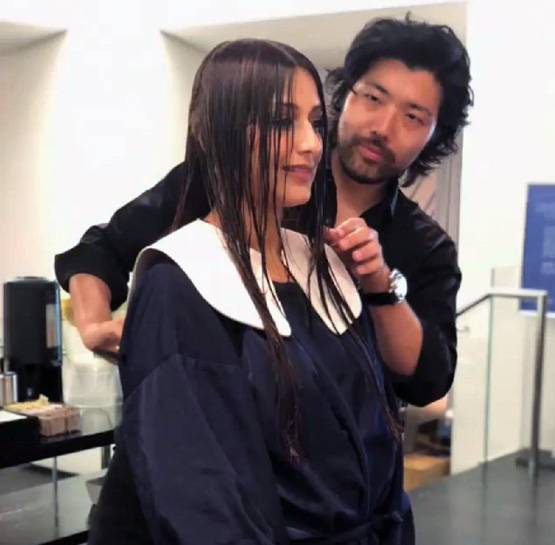 कैंसर से सोनाली की जंग, मां की बीमारी से बदल गया 12 साल का बेटा