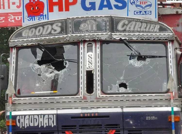 मराठा आरक्षण पर हिंसा, देखें बंद से कैसे ठहर गई मुंबई, PHOTOS