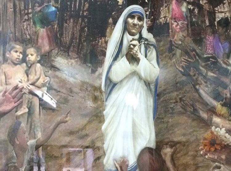 मदर टेरेसा के चमत्कार और संत बनाने पर उठते रहे हैं सवाल