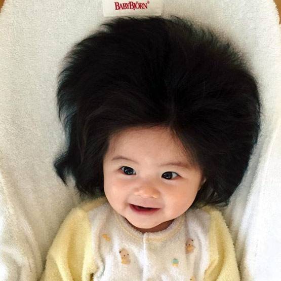 अपने बालों की वजह से पूरी दुनिया में छा गई ये 6 महीने की बच्ची