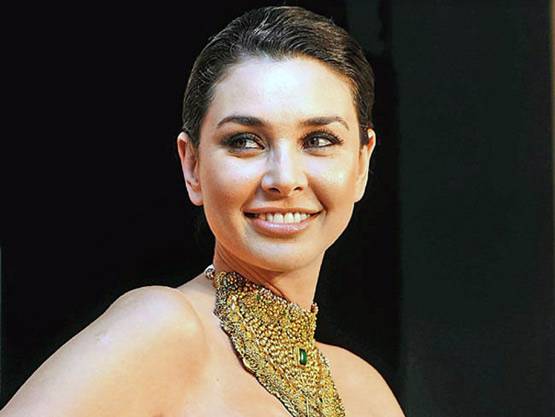 बॉलीवुड के इन सेलेब्स ने लड़ी कैंसर से जंग, यादगार हैं कुछ कहान‍ियां