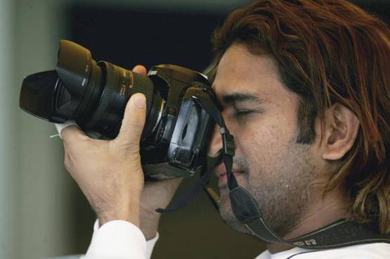 लंबे बाल से लेकर सफेद दाढ़ी तक, 14 साल में ऐसे बदला धोनी का लुक