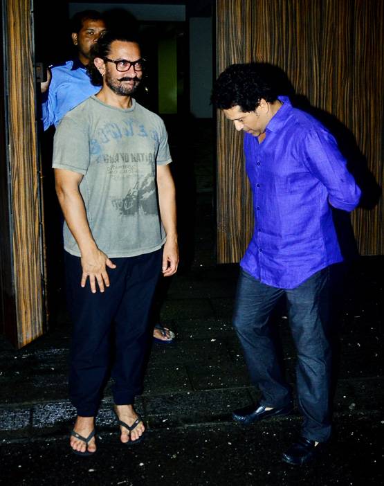 आमिर की ड‍िनर पार्टी में पहुंचे सच‍िन तेंदुलकर, जादूगर से सीखा मैजिक