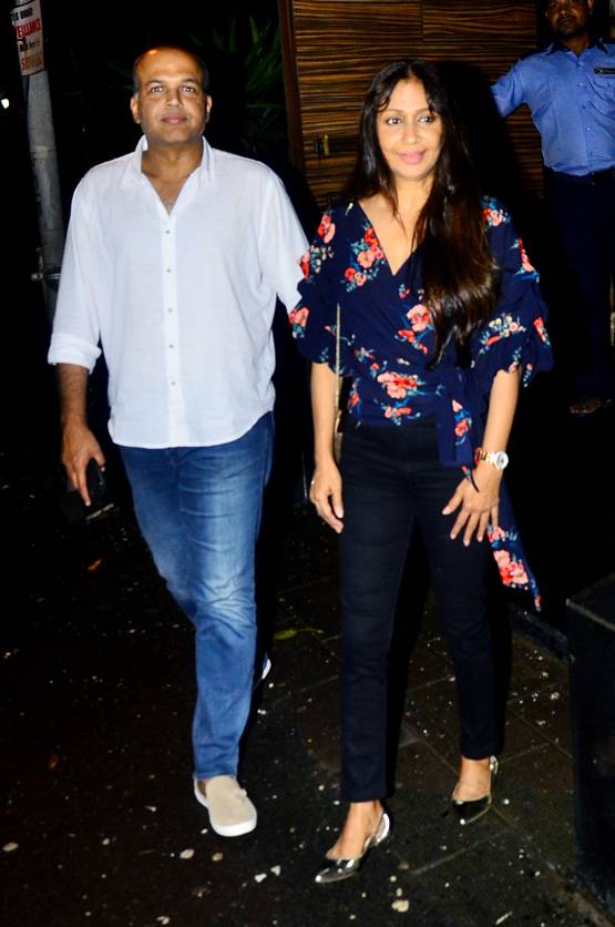 आमिर की ड‍िनर पार्टी में पहुंचे सच‍िन तेंदुलकर, जादूगर से सीखा मैजिक