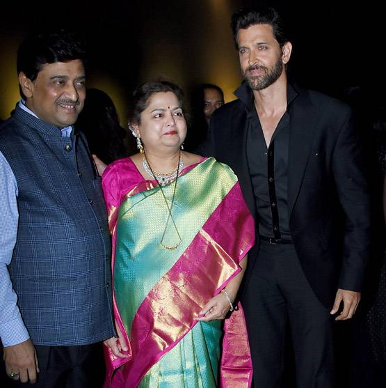 प्रफुल्ल पटेल की बेटी के र‍िसेप्शन में पहुंची ईशा अंबानी, सलमान-कटरीना