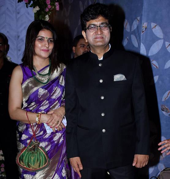 प्रफुल्ल पटेल की बेटी के र‍िसेप्शन में पहुंची ईशा अंबानी, सलमान-कटरीना