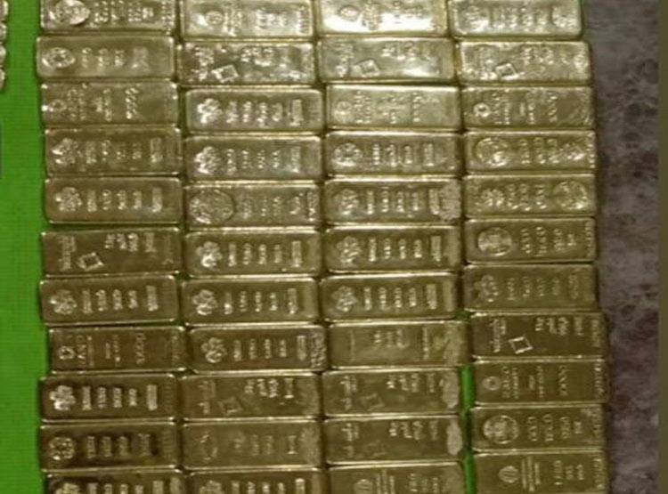 IT रेड: उड़े अफसरों के होश, 8 करोड़ कैश, 87 किलो सोना बरामद