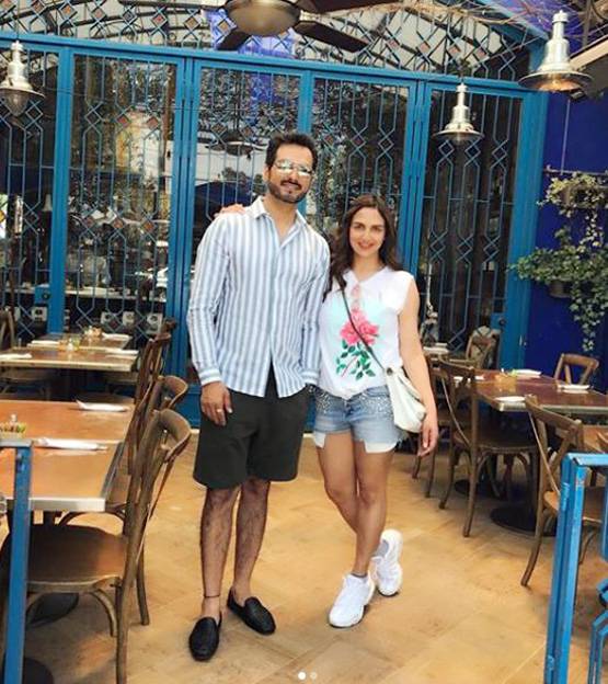 फैमिली हॉलीडे पर ईशा देओल, शेयर की बेटी राध्या की  PHOTO