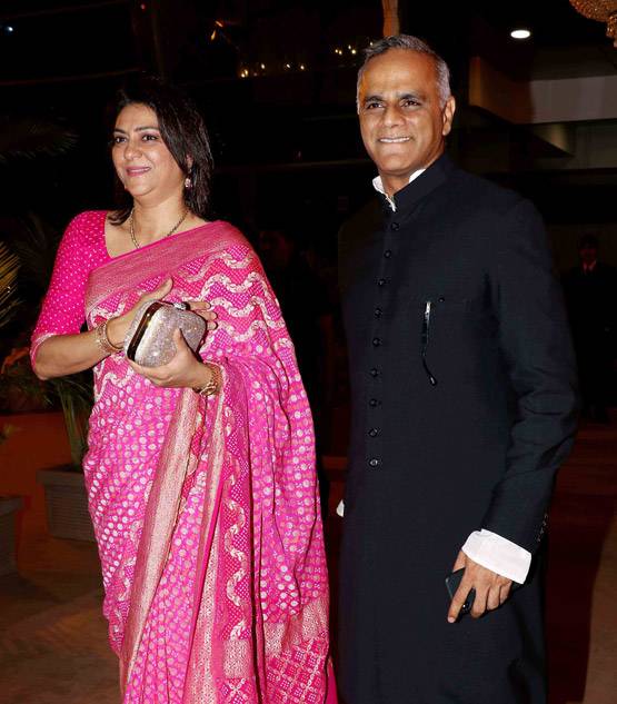 प्रफुल्ल पटेल की बेटी के र‍िसेप्शन में पहुंची ईशा अंबानी, सलमान-कटरीना