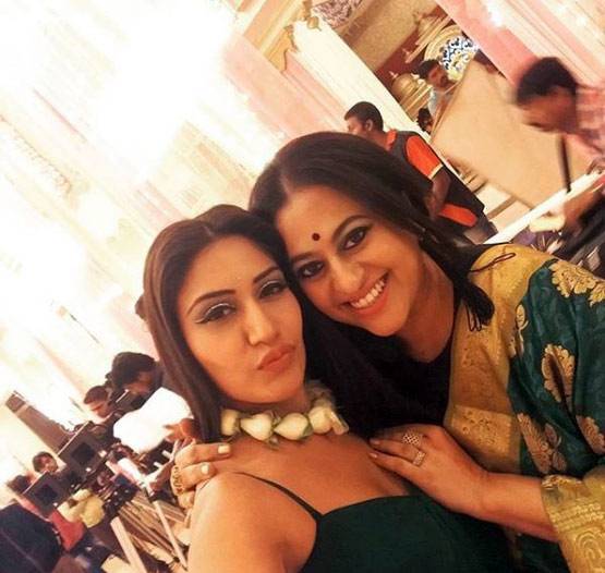 शादी के 12 साल बाद इश्कबाज की ये एक्ट्रेस बनी मां, द‍िया बेटी को जन्म