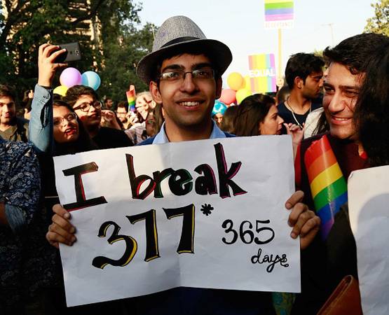 धारा 377: जानिए रामदेव से लेकर सियासी दलों तक किसकी क्या है राय