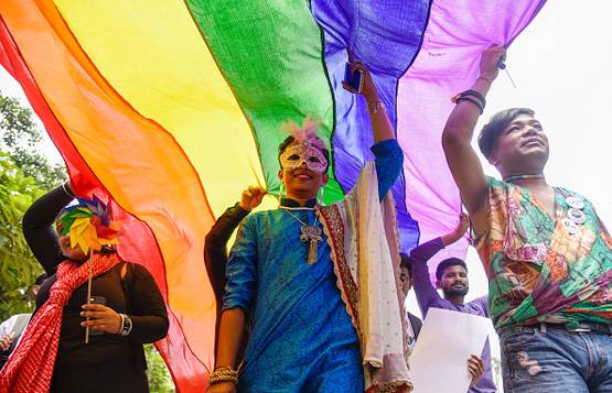 धारा 377: जानिए रामदेव से लेकर सियासी दलों तक किसकी क्या है राय