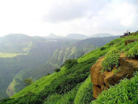 बरसात का मौसम खत्म होने से पहले जरूर घूम लेनी चाहिए ये जगहें