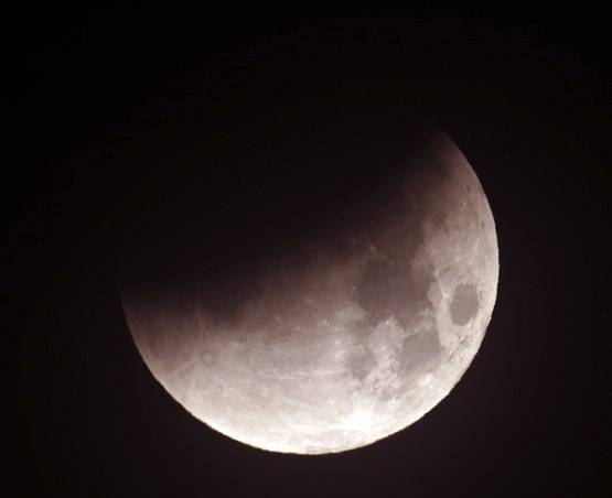 सदी का सबसे लंबा चंद्रग्रहण, जानें ग्रहण पर क्या कहता है इस्लाम?