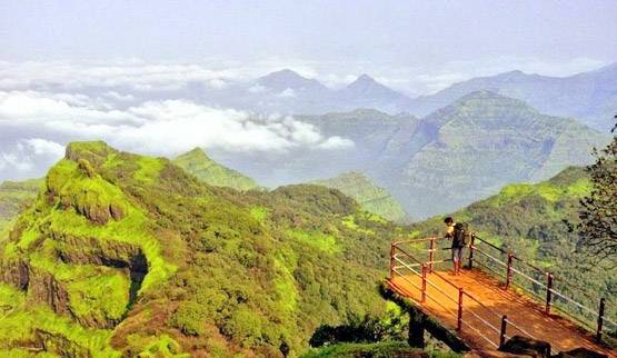 बरसात का मौसम खत्म होने से पहले जरूर घूम लेनी चाहिए ये जगहें