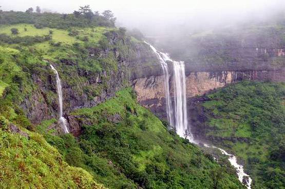 बरसात का मौसम खत्म होने से पहले जरूर घूम लेनी चाहिए ये जगहें