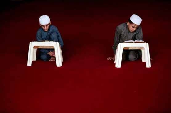 भारत से अलग है PAK में पढ़ाई, 'सिंगल-सेक्स एजुकेशन' पर है जोर