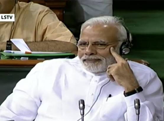 ...जब राहुल गांधी की फिसली जुबान, हंस पड़े PM मोदी