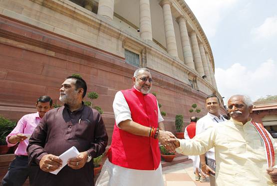 ...जब राहुल गांधी की फिसली जुबान, हंस पड़े PM मोदी