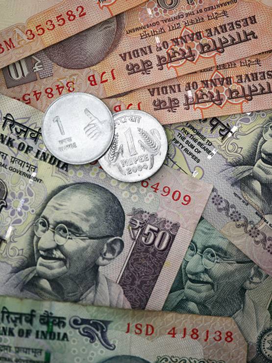 सबसे बड़ी IT रेड: 163 करोड़ कैश, 100 किलो सोना जब्त