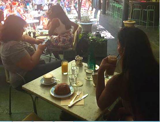 न्यूयॉर्क में सुहाना खान ने उठाया फ्रेंच ब्रेकफास्ट का लुत्फ, Photos