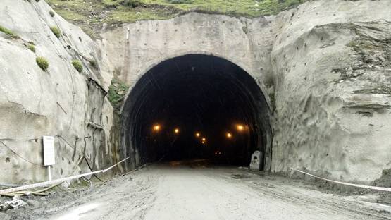 रोहतांग सुरंग: देखें, चीन-PAK सीमा पर ऐसे ताकतवर हो रहा भारत