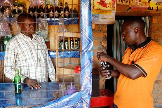 युगांडा में रहते हैं 20,000 भारतीय, इकोनॉमी में है अहम योगदान