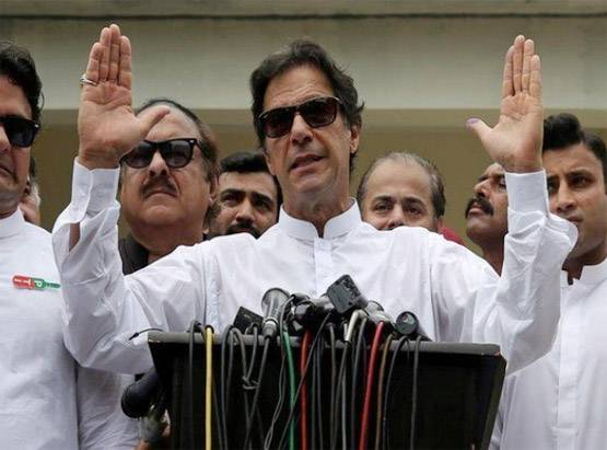 लड़कियों के बीच रहे मशहूर, कुछ ऐसी है PAK PM इमरान की जिंदगी