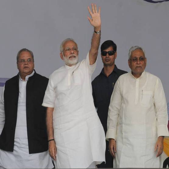 बकरीद पर कश्मीर में पत्‍थरबाजी-दिखाए ISIS के झंडे, 2 की हत्‍या