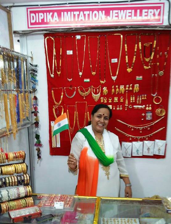 कामवाली बाई बनी कॉमेडियन, अमीर मालकिनों का मजाक बनाकर हुईं हिट