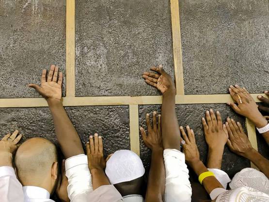 क्या है आब-ए-ज़मज़म, हज पर जाने वाले मुसलमान क्यों लाते हैं साथ?