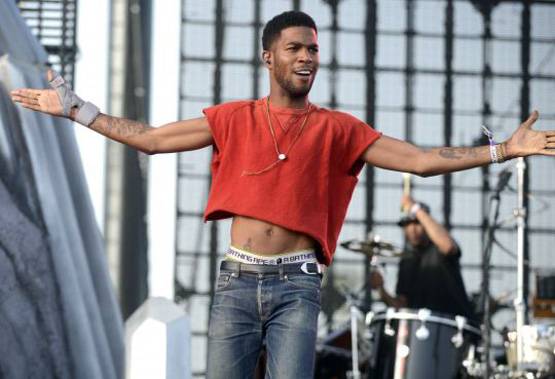 अब लड़कों के लिए आए आधी बनियान से भी छोटे क्रॉप टॉप!